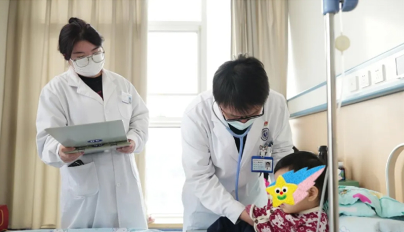 北大醫(yī)療淄博醫(yī)院全面加強冬季患兒診療服務！_03.jpg